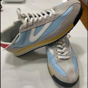NEW Tretorn Sneakers